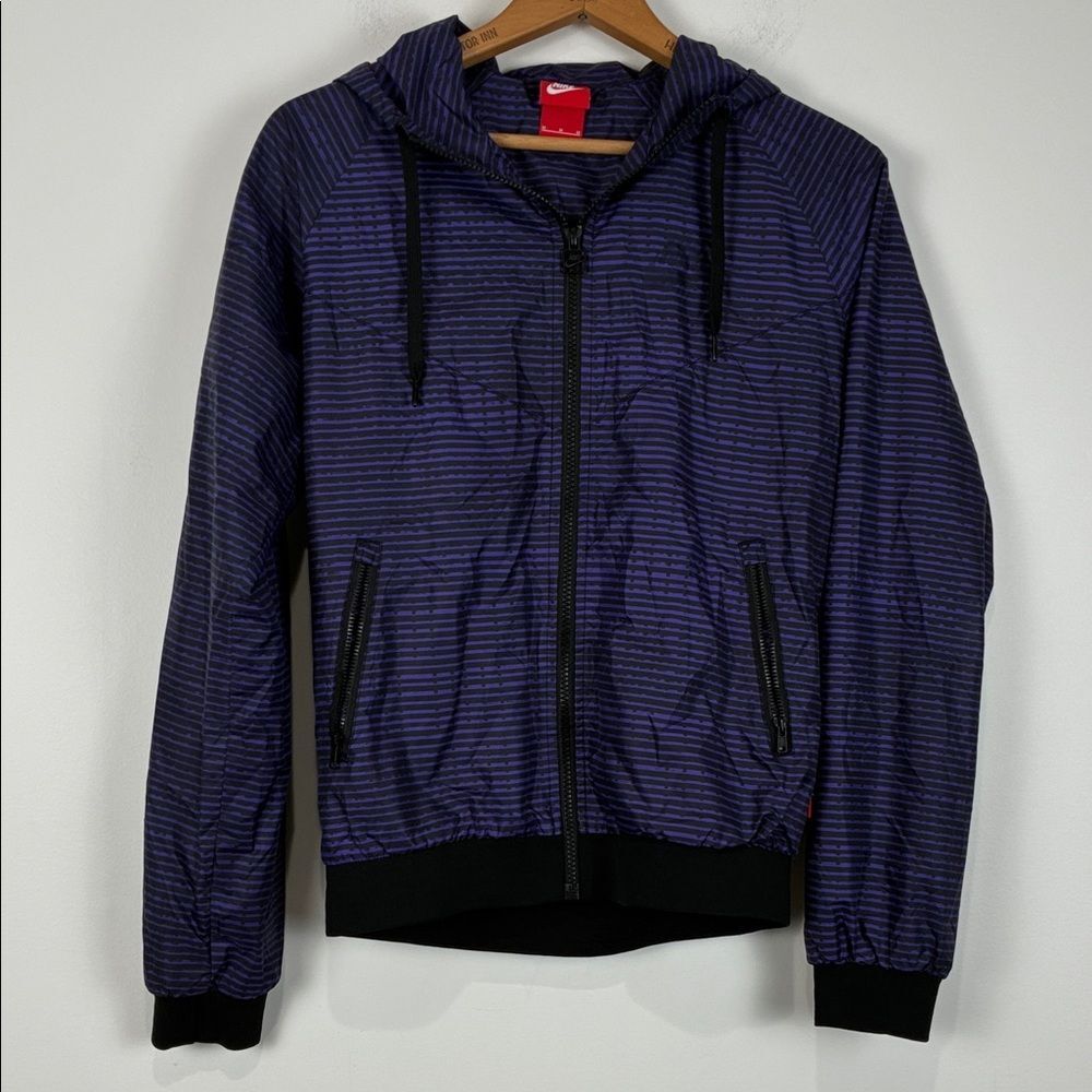 Nike Windrunner Women’s Medium Purple Black Windbreaker Hooded Full ZipA